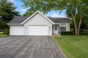 6977 N Alpine Dr, Byron, IL 61010 - Photo 44