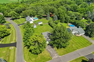 6977 N Alpine Dr, Byron, IL 61010 - Photo 8
