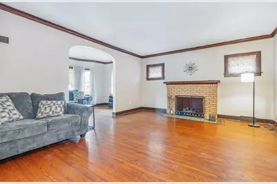 421 N William Street, Joliet, IL 60435 - Photo 2