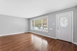 5515 S Oakley Ave, Chicago, IL 60636 - Photo 2