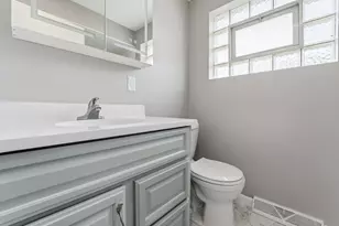 5515 S Oakley Ave, Chicago, IL 60636 - Photo 8
