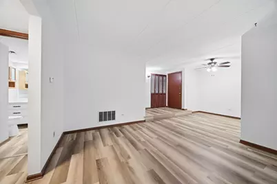 13913 Laramie Avenue #112, Crestwood, IL 60418 - Photo 6