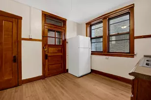 2439 W Birchwood St, Chicago, IL 60645 - Photo 12