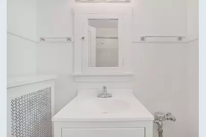 2439 W Birchwood Street #1W, Chicago, IL 60645 - Photo 16