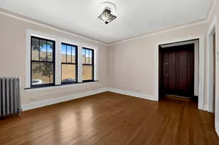 2439 W Birchwood St, Chicago, IL 60645 - Photo 8
