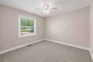 725 N Vista Dr, Algonquin, IL 60102 - Photo 18