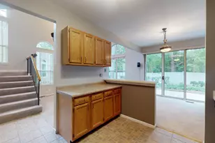 1237 Cranbrook Dr, Schaumburg, IL 60193 - Photo 14