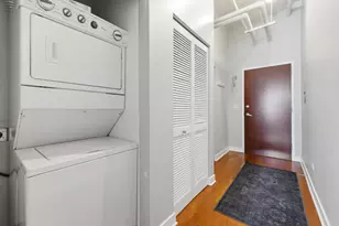 740 W Fulton St, Chicago, IL 60661 - Photo 10