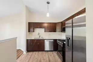 2713 S Embers Ln, Arlington Heights, IL 60005 - Photo 8
