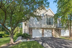 2713 S Embers Ln, Arlington Heights, IL 60005 - Photo 1