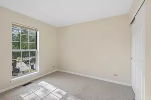 2713 S Embers Ln, Arlington Heights, IL 60005 - Photo 16