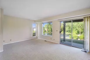 2713 S Embers Ln, Arlington Heights, IL 60005 - Photo 12