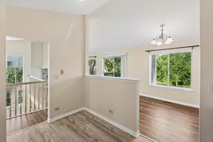 2713 S Embers Ln, Arlington Heights, IL 60005 - Photo 10