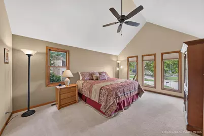 425 Brentwood Court, Roselle, IL 60172 - Photo 24