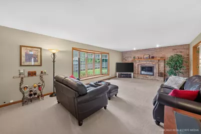 425 Brentwood Court, Roselle, IL 60172 - Photo 18