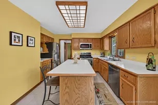 425 Brentwood Ct, Roselle, IL 60172 - Photo 12