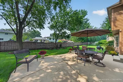 425 Brentwood Court, Roselle, IL 60172 - Photo 36