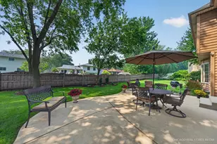 425 Brentwood Ct, Roselle, IL 60172 - Photo 36
