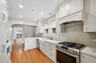 6638 N Trumbull Ave, Lincolnwood, IL 60712 - Photo 8