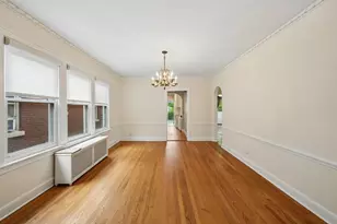 6638 N Trumbull Ave, Lincolnwood, IL 60712 - Photo 10