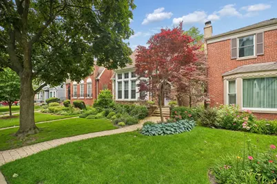 6638 N Trumbull Avenue, Lincolnwood, IL 60712 - Photo 2