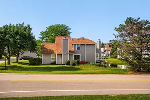 901 Vose Dr, Gurnee, IL 60031 - Photo 6