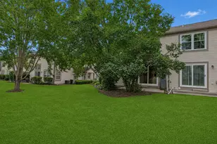 651 Lancaster Cir, Elgin, IL 60123 - Photo 4