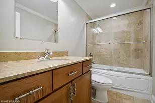 929 W Eastwood Ave, Chicago, IL 60640 - Photo 8