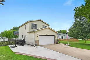 1677 Carol Anne Dr, Morris, IL 60450 - Photo 2