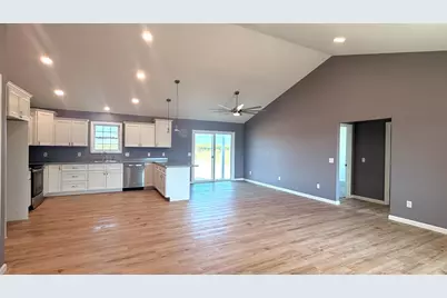 768 Fulton Drive, Centralia, IL 62801 - Photo 4