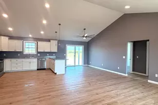 768 Fulton Dr, Centralia, IL 62801 - Photo 4