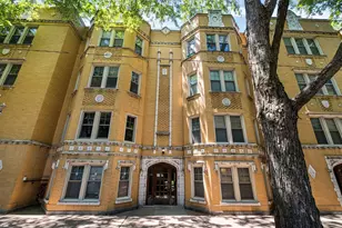 6452 N Bell Ave, Chicago, IL 60645 - Photo 1