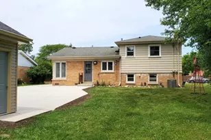 4715 W Lake Ave, Glenview, IL 60025 - Photo 18