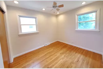 4715 W Lake Avenue, Glenview, IL 60025 - Photo 14