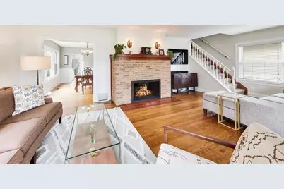 124 E Grantley Avenue, Elmhurst, IL 60126 - Photo 4