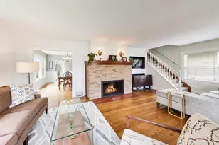 124 E Grantley Ave, Elmhurst, IL 60126 - Photo 4