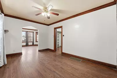 10447 S Avenue G, Chicago, IL 60617 - Photo 10