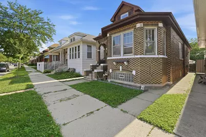10447 S Avenue G, Chicago, IL 60617 - Photo 2