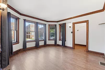 10447 S Avenue G, Chicago, IL 60617 - Photo 4