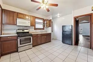 10447 S Ave G, Chicago, IL 60617 - Photo 6
