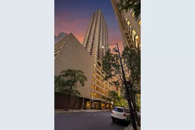 30 E Huron Street #2007, Chicago, IL 60611 - Photo 26