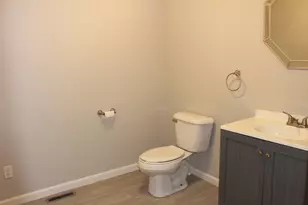 804 N Jackson St, Clifton, IL 61727 - Photo 18