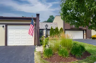 8 Westwood Dr, Indian Head Park, IL 60525 - Photo 1