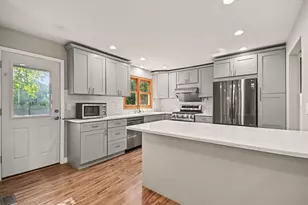 5195 Castaway Ln, Hoffman Estates, IL 60010 - Photo 10