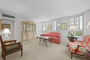 260 E Chestnut St, Chicago, IL 60611 - Photo 4