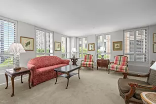 260 E Chestnut St, Chicago, IL 60611 - Photo 2