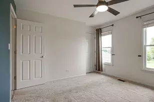 17945 W Pond Ridge Cir, Gurnee, IL 60031 - Photo 20