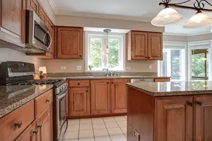 17945 W Pond Ridge Cir, Gurnee, IL 60031 - Photo 6