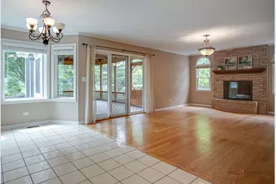 17945 W Pond Ridge Circle, Gurnee, IL 60031 - Photo 10