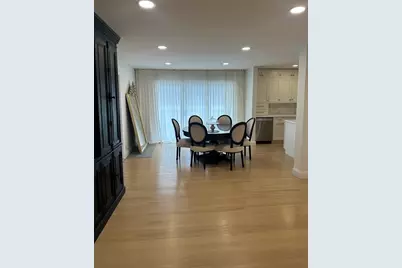 8425 W Sunnyside Avenue, Chicago, IL 60656 - Photo 4